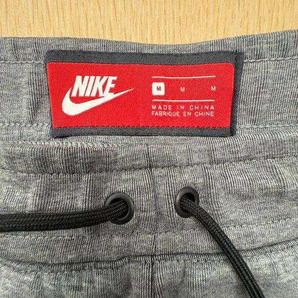 Nike tech sweatpants - Picture 3 of 5
